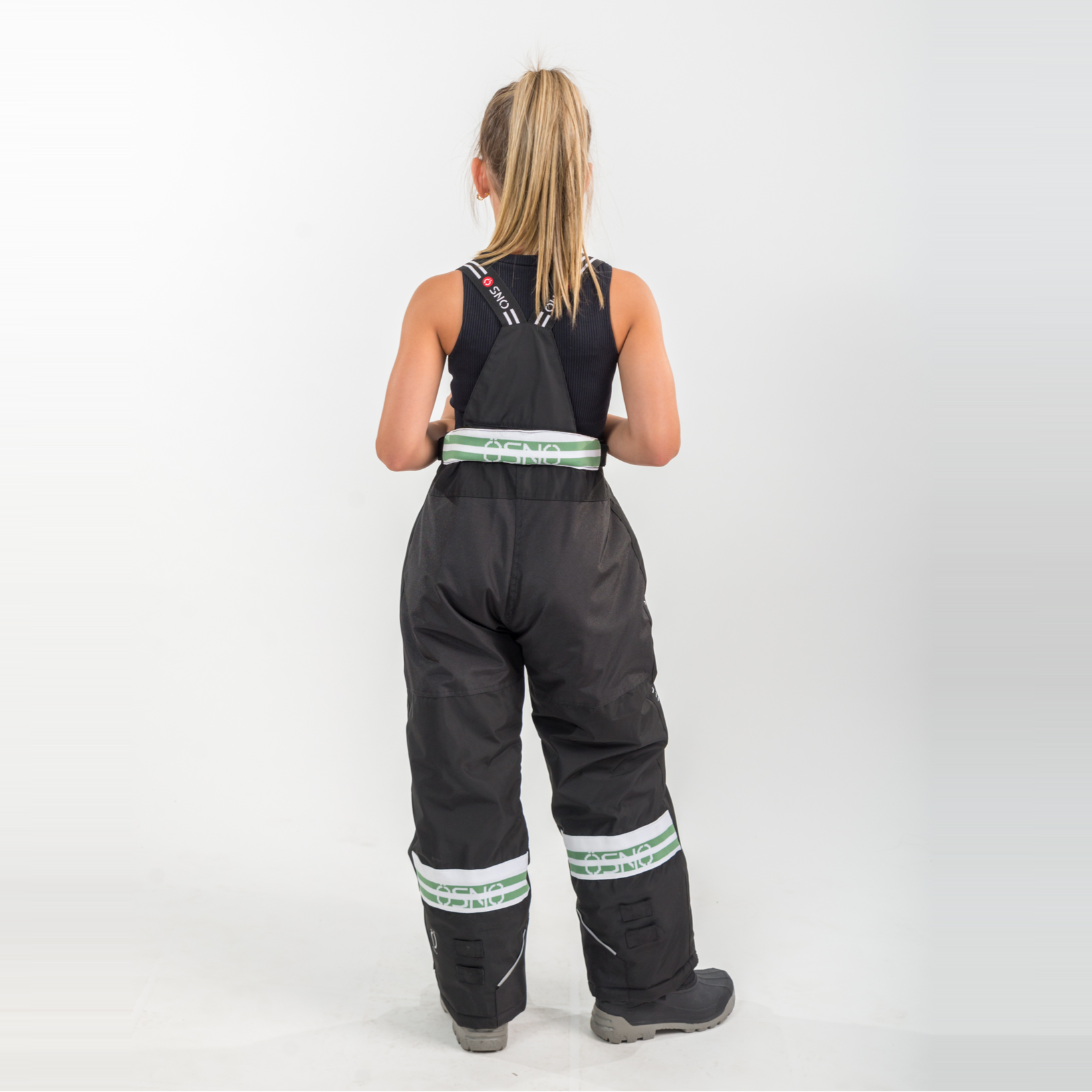 Nikki’s Cropped Ski Jacket & Pants Snowsuit